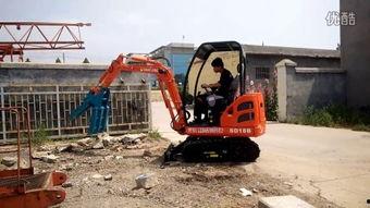 老外开国产挖掘机视频,老外操作体验视频走红网络