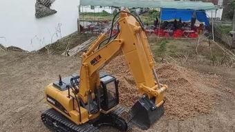 老外开国产挖掘机视频,老外操作体验视频走红网络